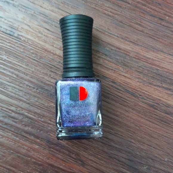 Nail polish in the shade GRAVITY - Picture 3 of 4